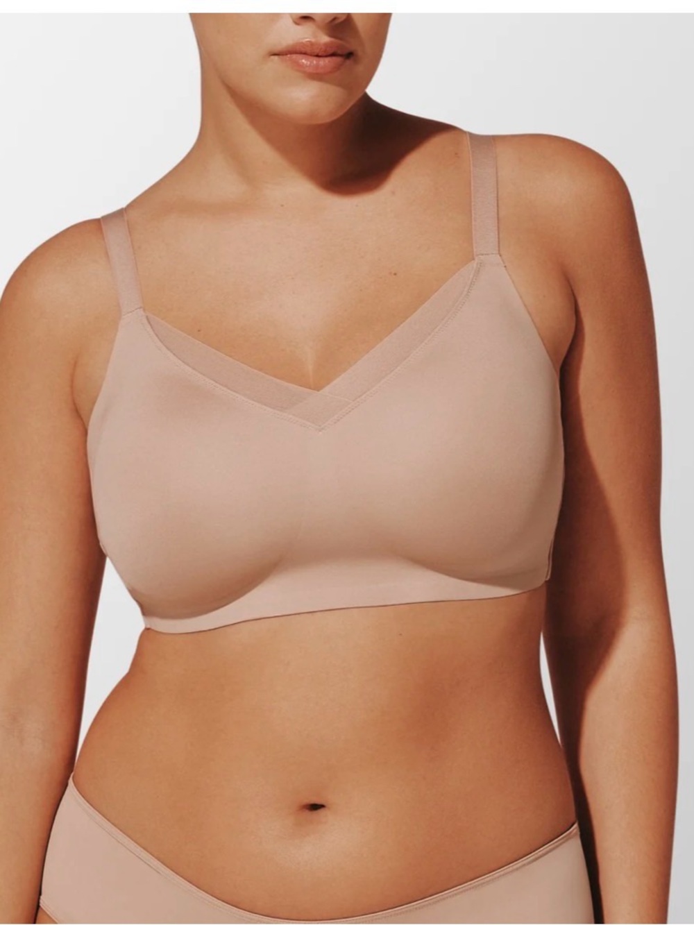 Seamless Wireless V-Neck Bra in Nude Blush